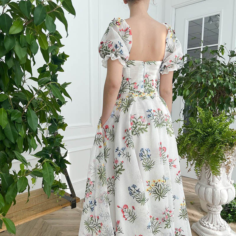 Women's Fitted Waist Backless Embroidered Skirt Two-piece Set