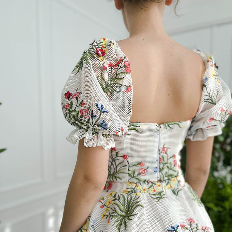 Women's Fitted Waist Backless Embroidered Skirt Two-piece Set