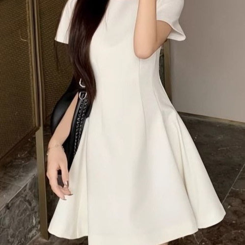 Elegant Short-sleeve Dress That Makes Petite Figures Look Taller
